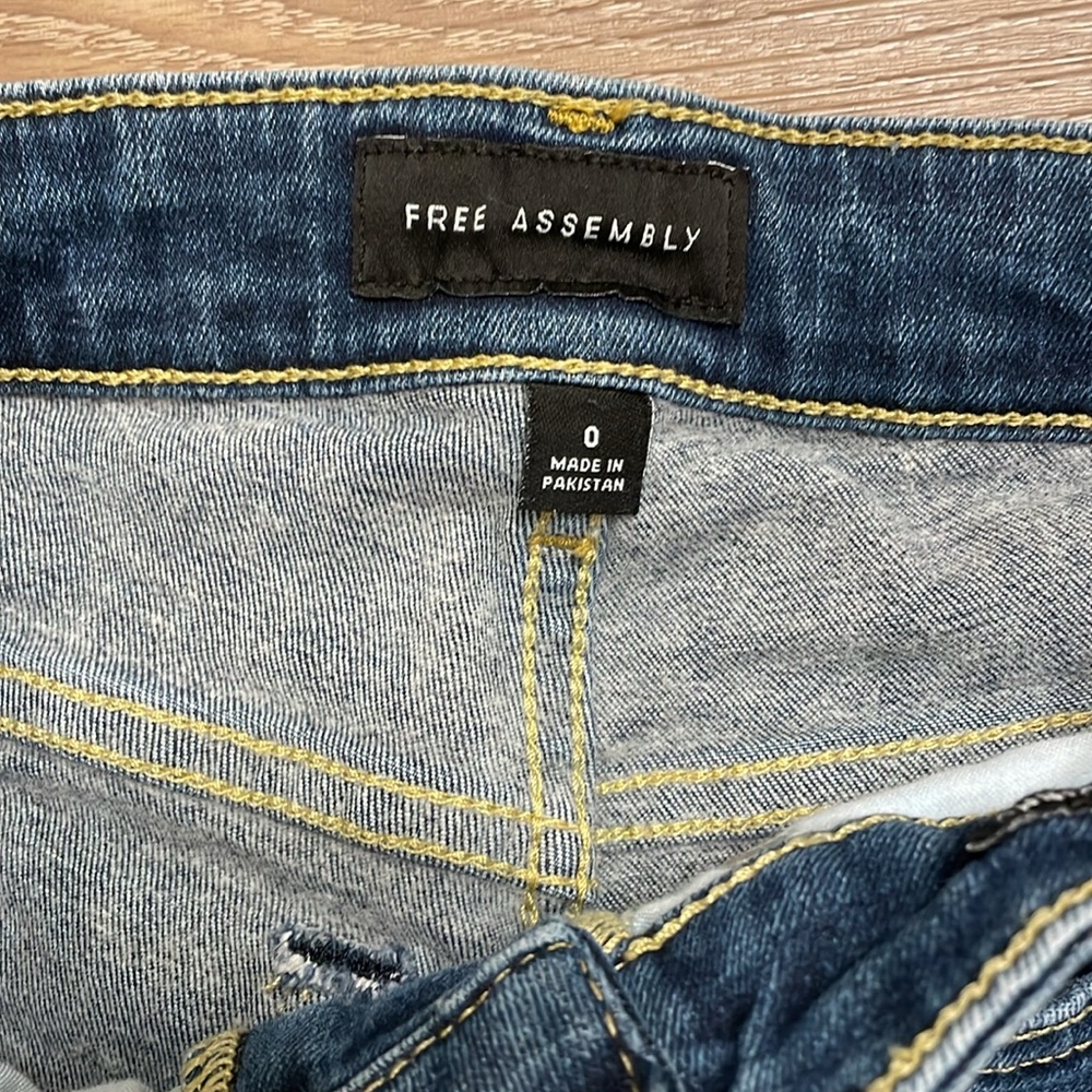 Free Assembly Jeans - Picture 6 of 10